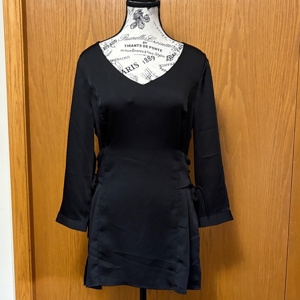 Le Chateau Black Crêpe V-Neck Tunic Blouse